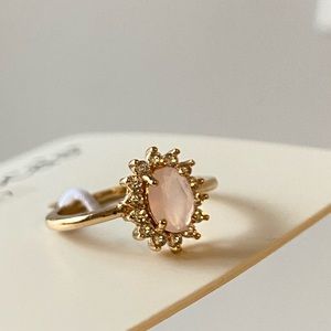 Rose ring with gold and diamond detail 🌹